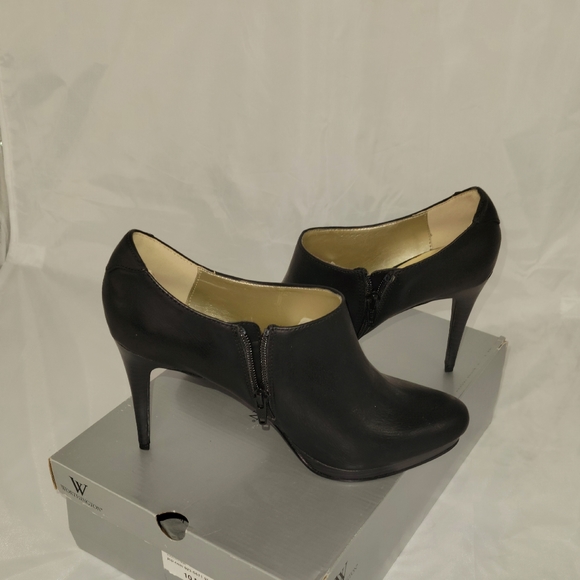 Shoes - Picture 2 of 3